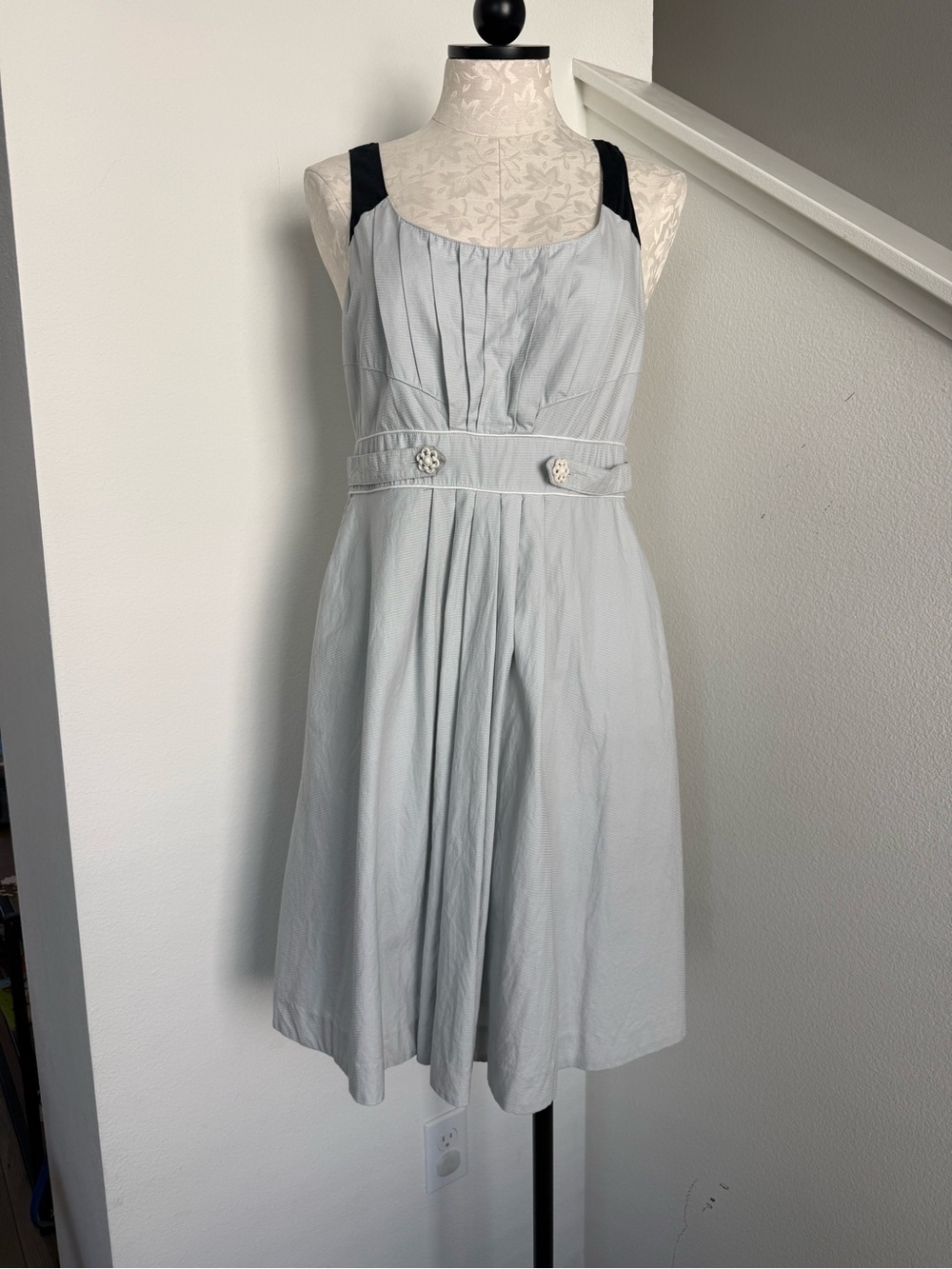 Anthropologie Floreat Black Grey Flower Button Sleeveless Dress 8 Medium.